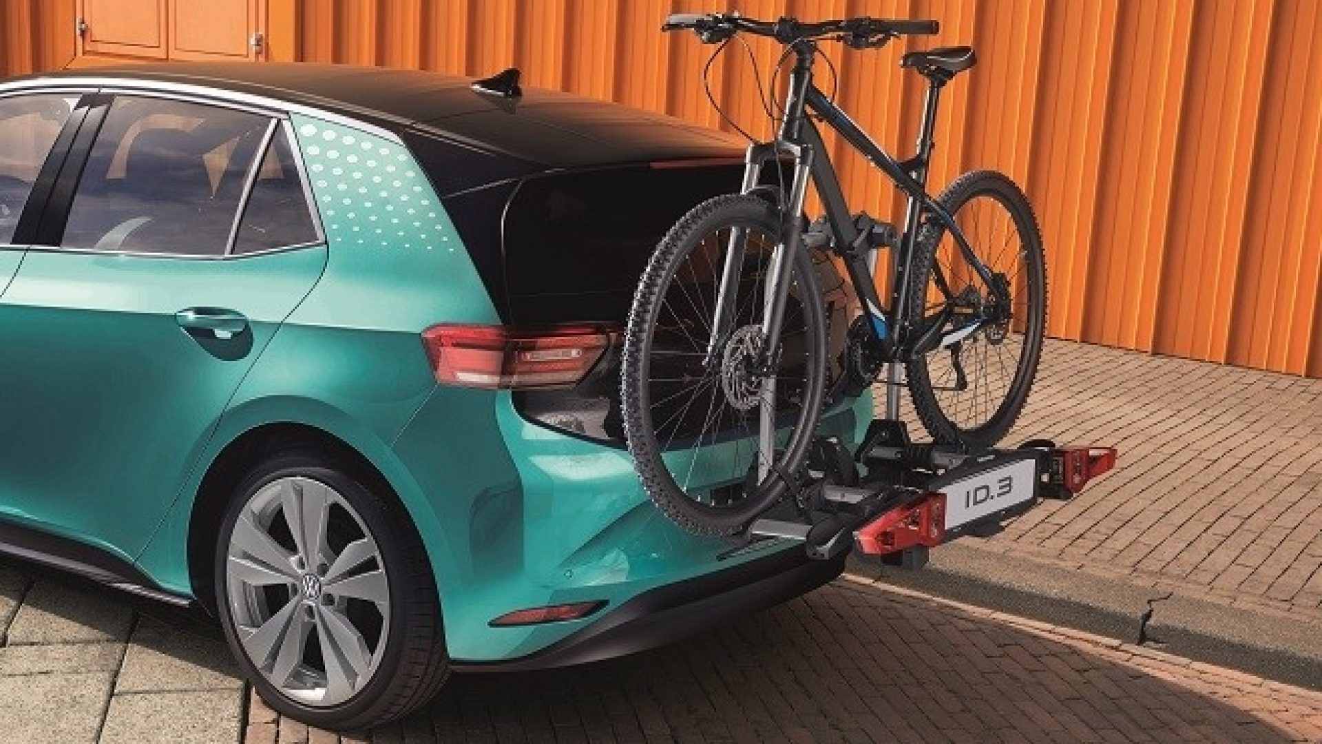VW mit Heck-Fahrradträger