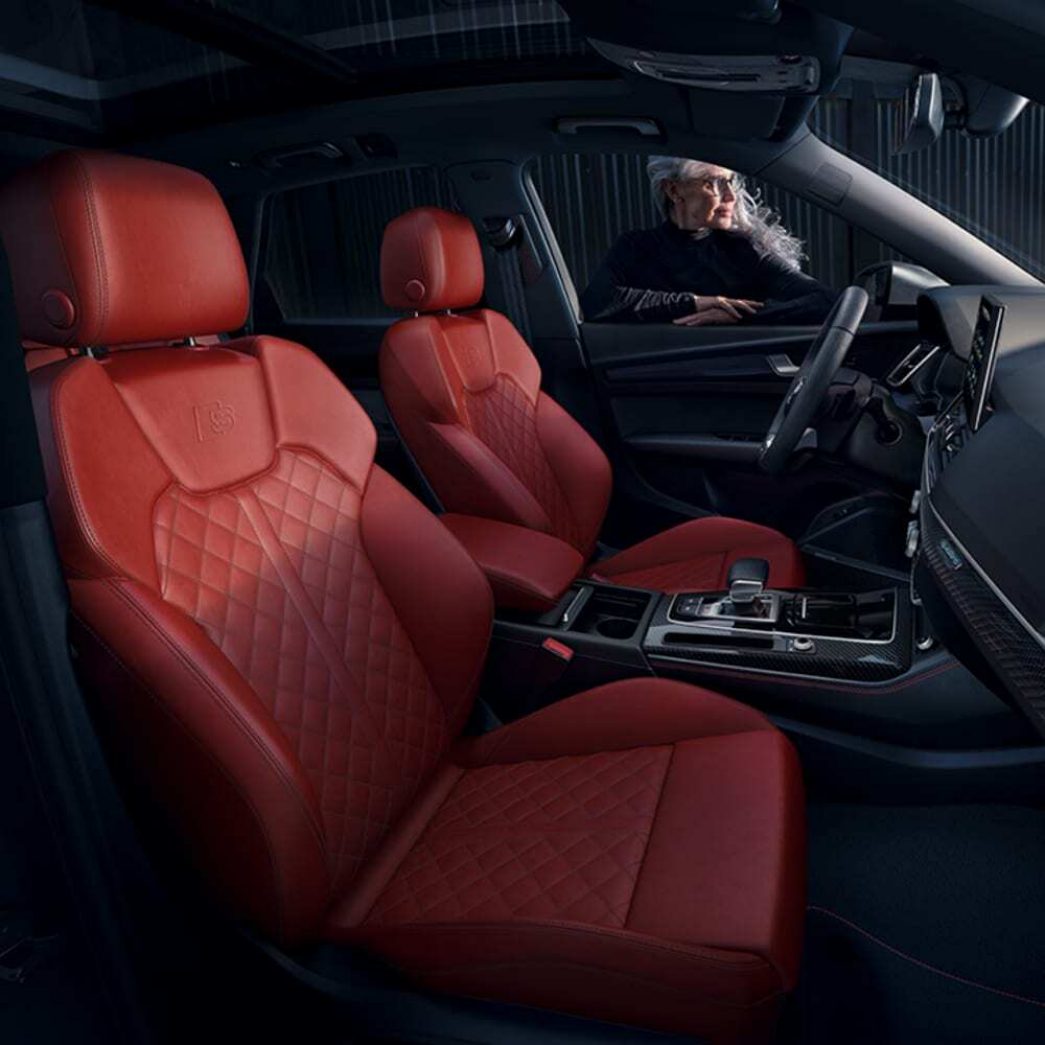 Audi SQ5 Innenraum mit roten Sitzen