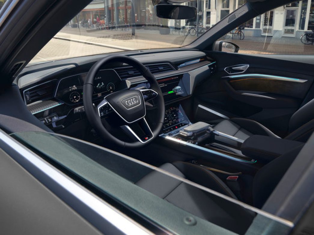 Cockpit of the Audi e-tron side view