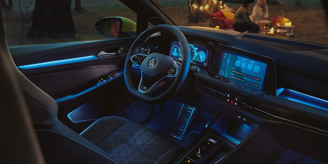 VW Golf cockpit digital