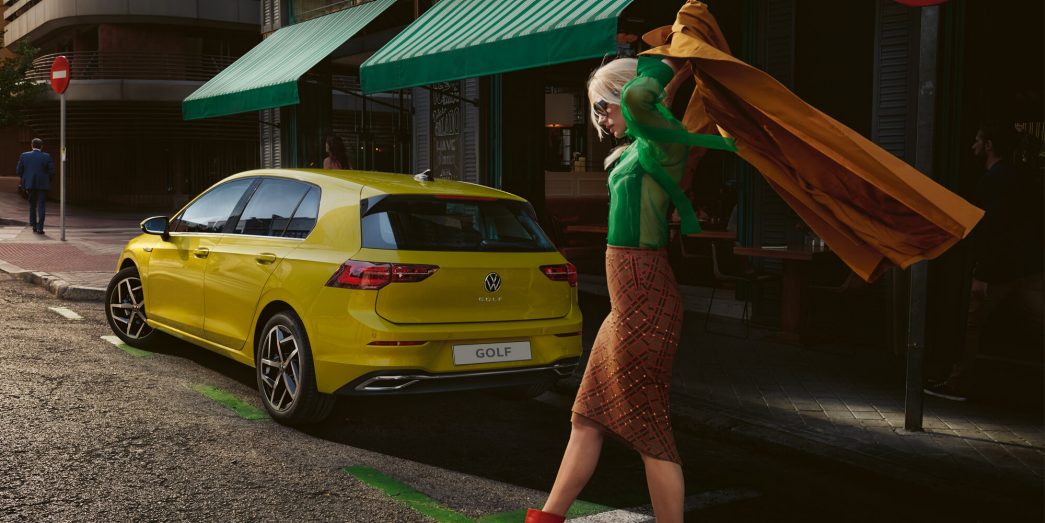 VW Golf jaune arrière