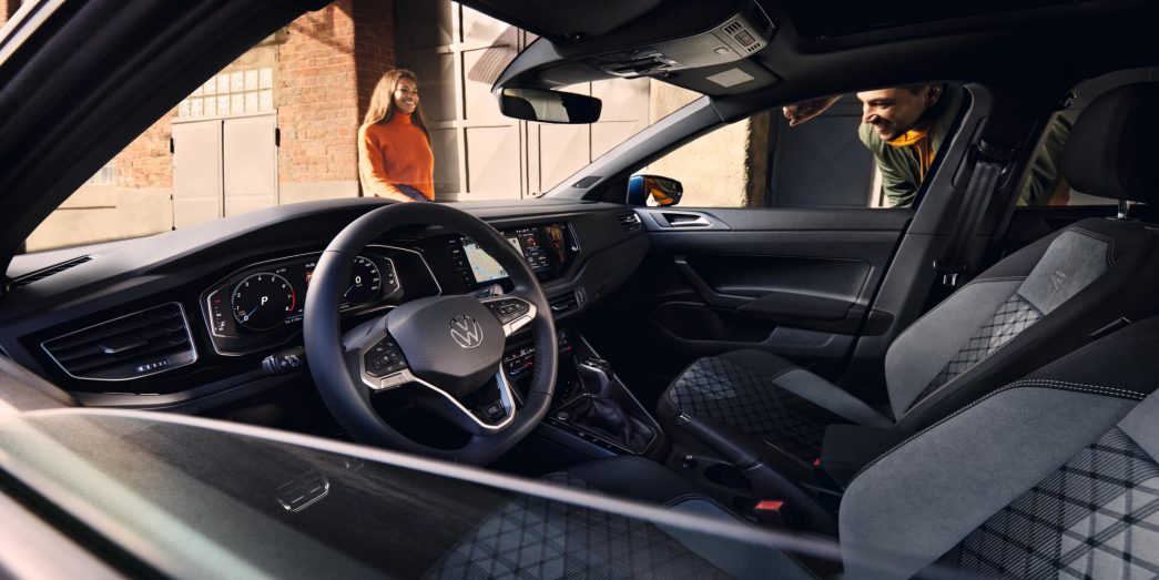 Side view of the VW Polo cockpit
