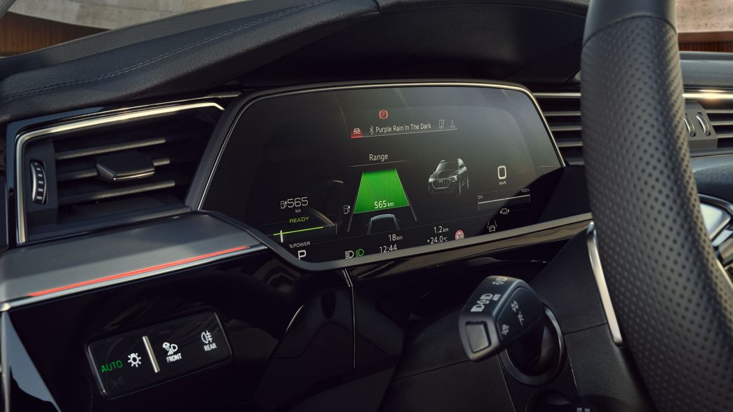Audi Q8 e-tron Sportback instrument panel