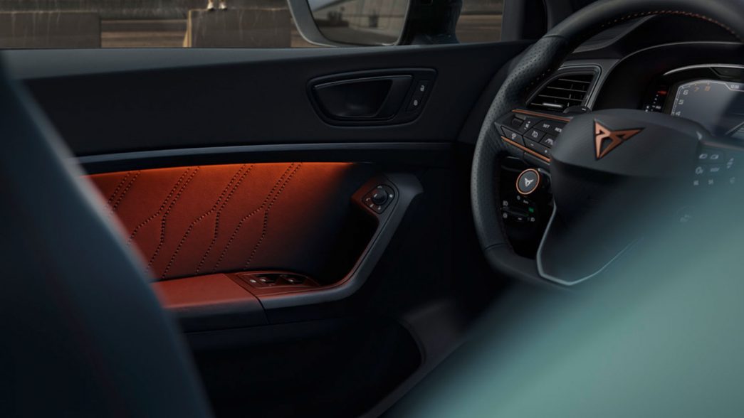 Illuminated door from the inside of the CUPRA Ateca 