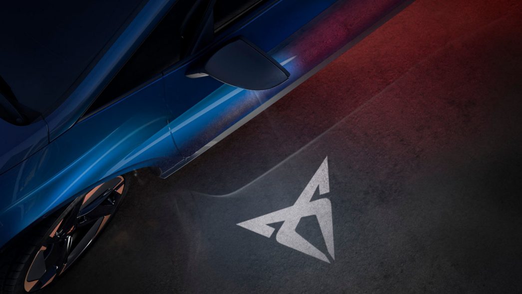 AMAG CUPRA Born logo projection on floor from side mirror 