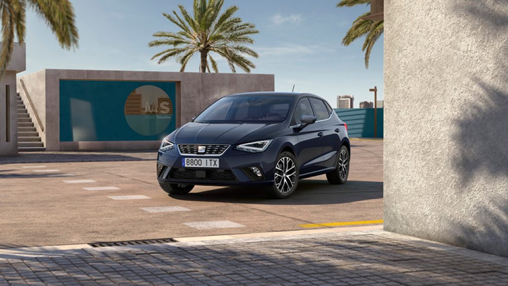 SEAT Ibiza noire vue de face