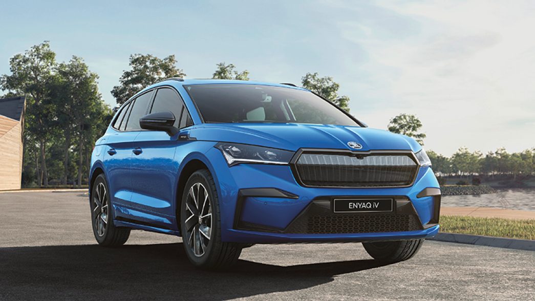 Škoda Enyaq iV bleu vue de face et latérale