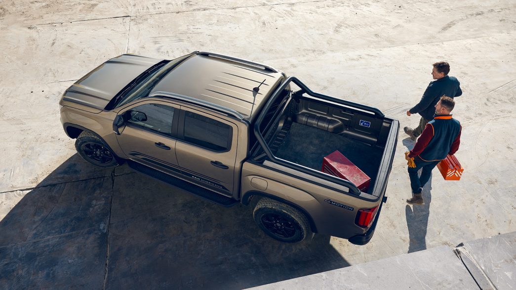 VW Amarok dall'alto sulla zona di carico