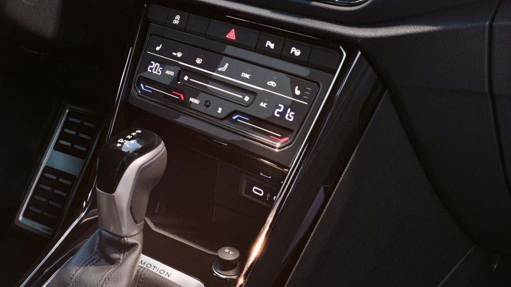 VW T-Roc console