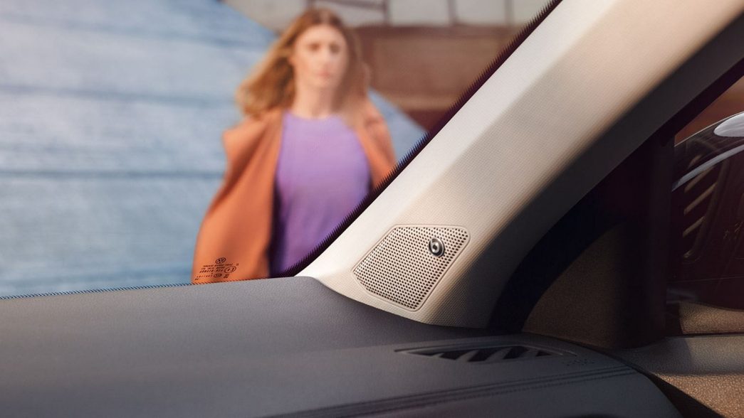VW T-Roc speaker
