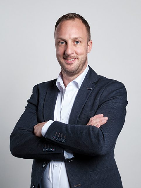 Adrian Faust