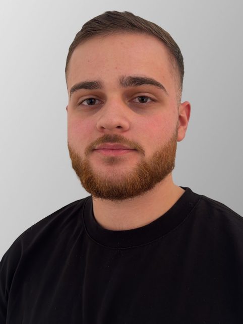 Enis Bushi